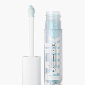 Milk Makeup Odyssey Lip Oil Gloss
hydrating lip gloss in Globetrot Shimmer